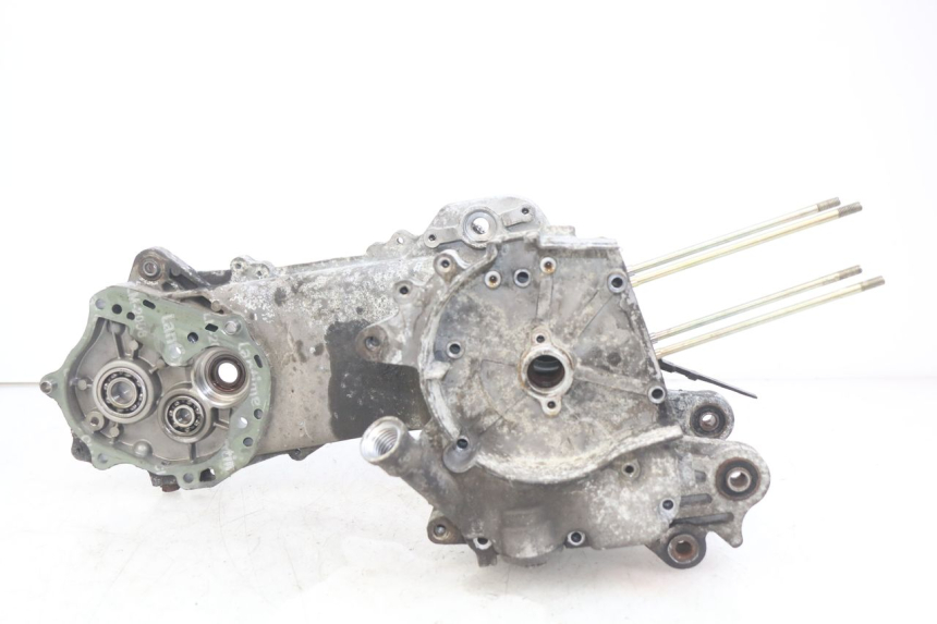 photo de CARTER BAS MOTEUR PEUGEOT KISBEE 4T 50 (2018 - 2022) - Vue rapprochée