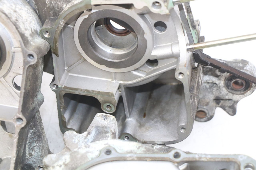 photo de CARTER BAS MOTEUR PEUGEOT KISBEE 4T 50 (2018 - 2022) - Focus structure