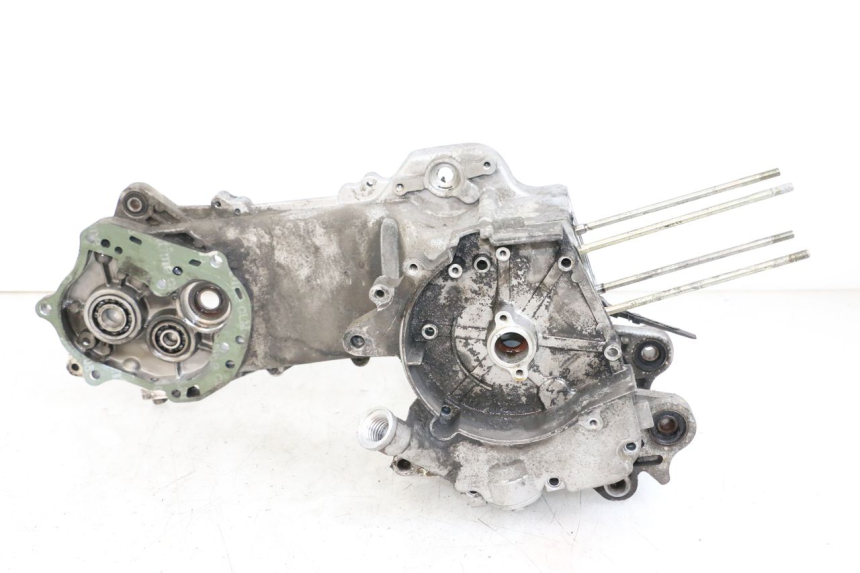 photo de CARTER BAS MOTEUR PEUGEOT KISBEE 4T 50 (2018 - 2022) - Autre angle de vue