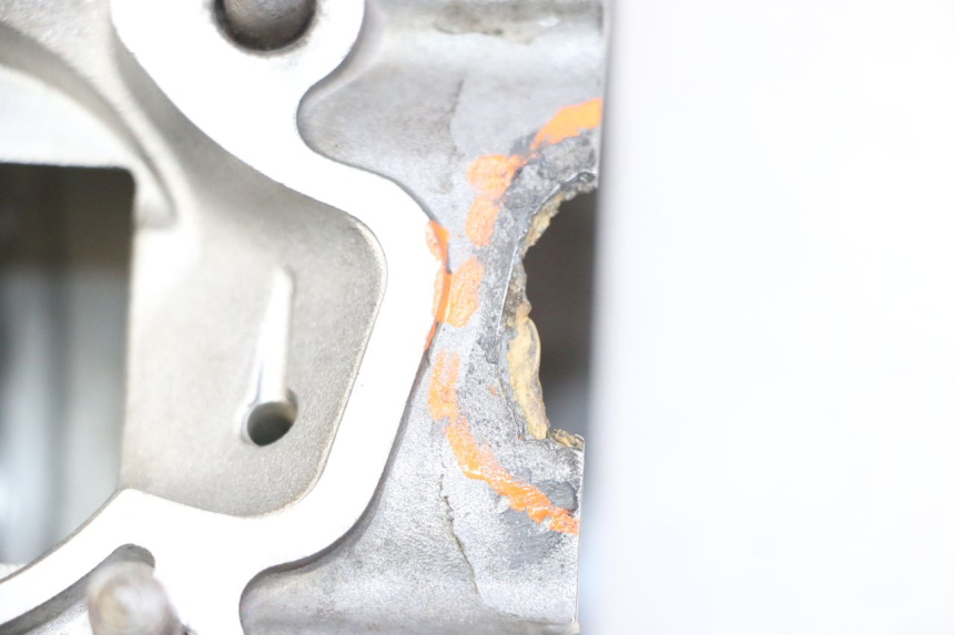 photo de CARTER BAS MOTEUR KAWASAKI KX 65 (2000 - 2019) - Points de fixation