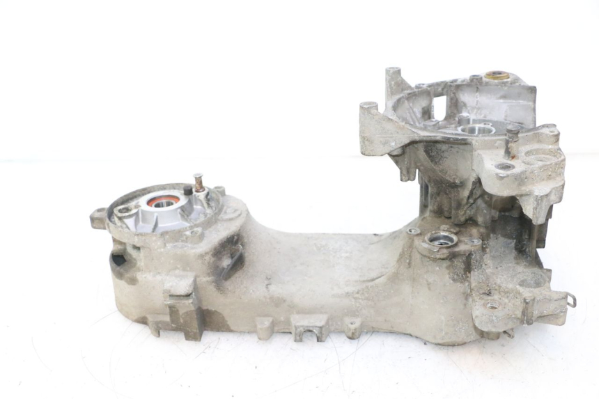 photo de CARTER BAS MOTEUR PEUGEOT LUDIX ONE 50 (2004 - 2013) - Gros plan technique