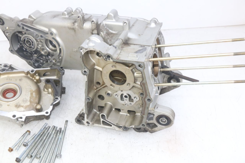 photo de CARTER BAS MOTEUR SYM MIO 50 (2011 - 2017) - Angle alternatif