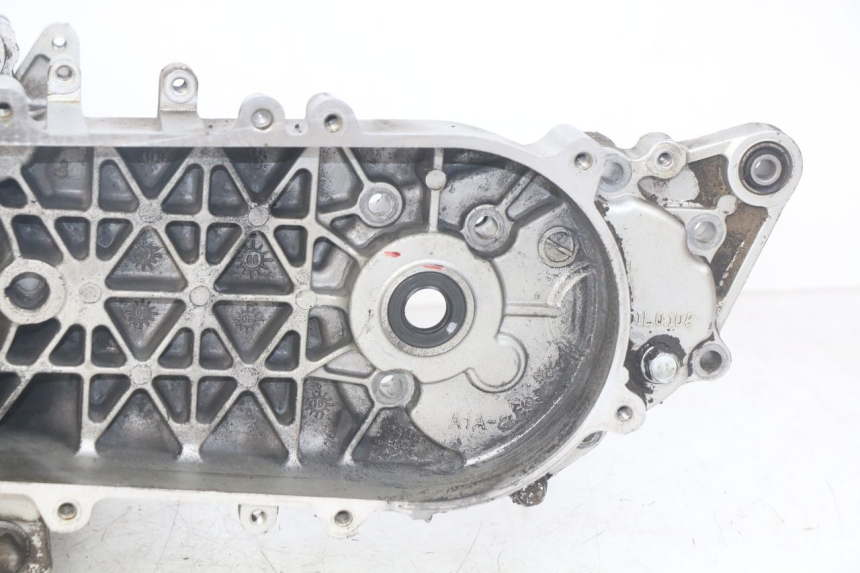 photo de CARTER BAS MOTEUR SYM MIO 50 (2011 - 2017) - Pièce contrôlée