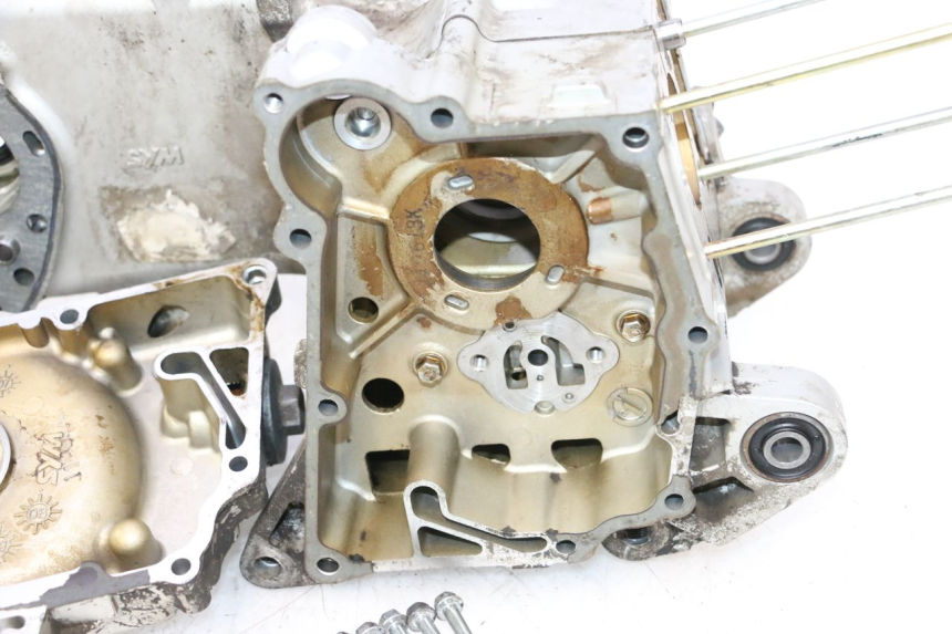 photo de CARTER BAS MOTEUR SYM MIO 50 (2005 - 2010) - Photo complémentaire