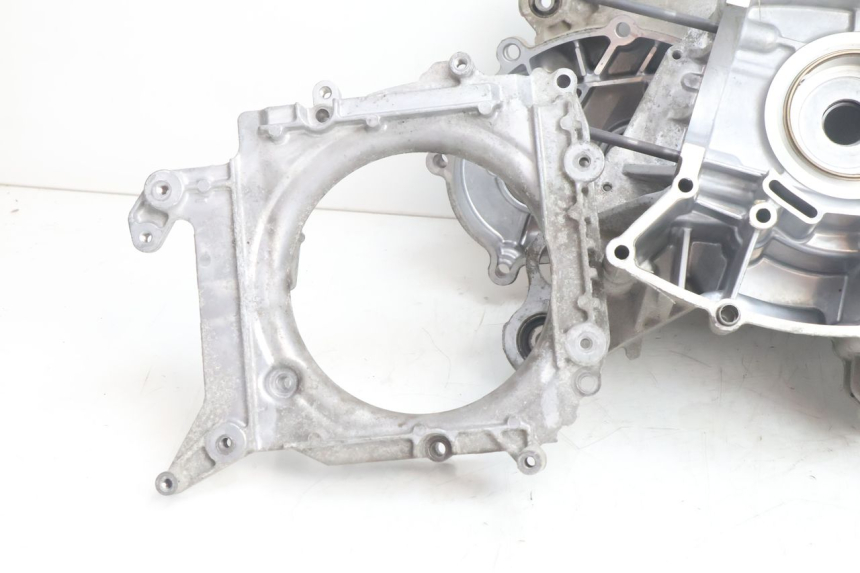 photo de CARTER BAS MOTEUR YAMAHA N-MAX NMAX 125 (2021 - 2024) - Détails caractéristiques