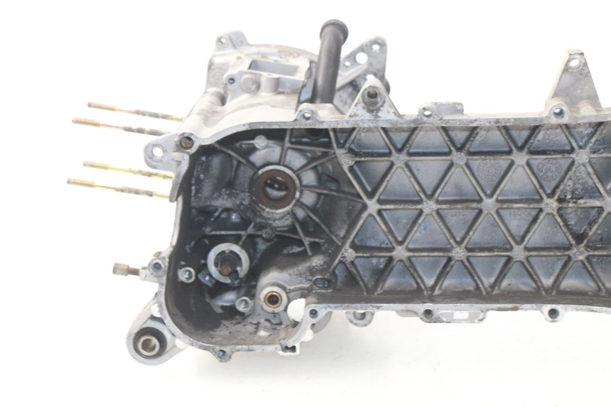 photo de CARTER BAS MOTEUR PIAGGIO NEW TYPHOON 50 (2010 - 2017) - Vue d’ensemble