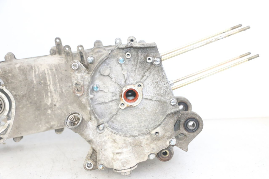 photo de CARTER BAS MOTEUR SYM ORBIT 2 4T 50 (2008 - 2017) - Zoom composants