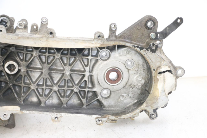 photo de CARTER BAS MOTEUR SYM ORBIT 2 4T 50 (2008 - 2017) - Marquages et références