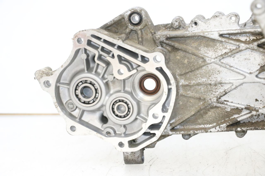 photo de CARTER BAS MOTEUR SYM ORBIT 2 50 (2008 - 2014) - Angle alternatif