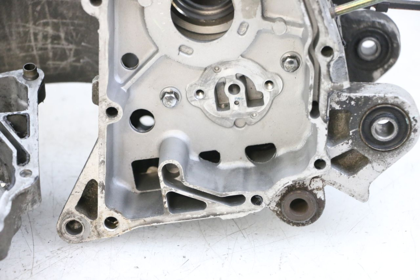 photo de CARTER BAS MOTEUR SYM ORBIT III 3 4T 50 (2018 - 2021) - Aperçu profil