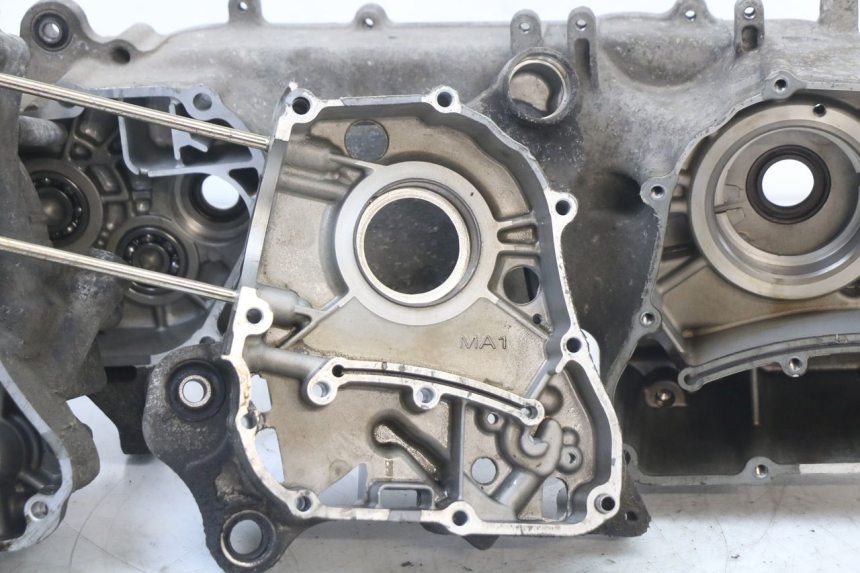 photo de CARTER BAS MOTEUR PEUGEOT BELVILLE 125 (2017 - 2021) - État de surface