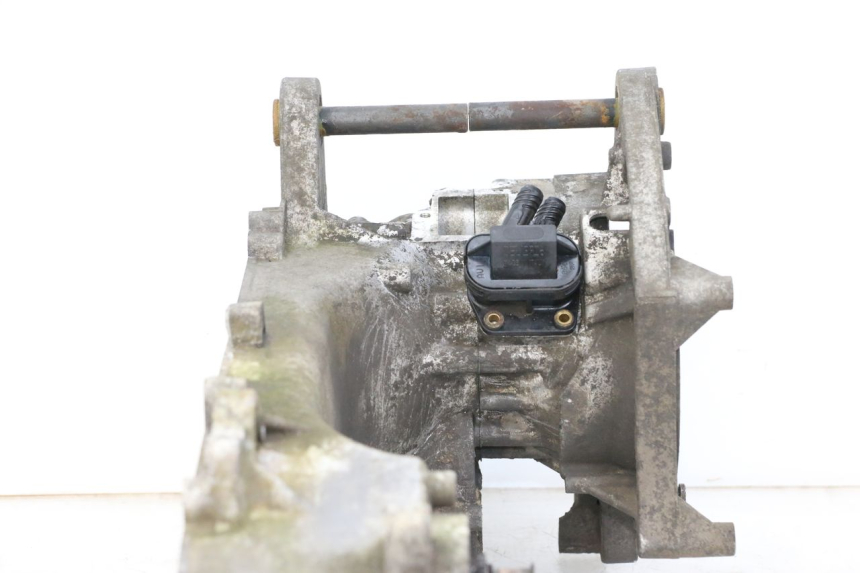 photo de CARTER BAS MOTEUR PEUGEOT LUDIX 50 (2008 - 2017) - Gros plan technique