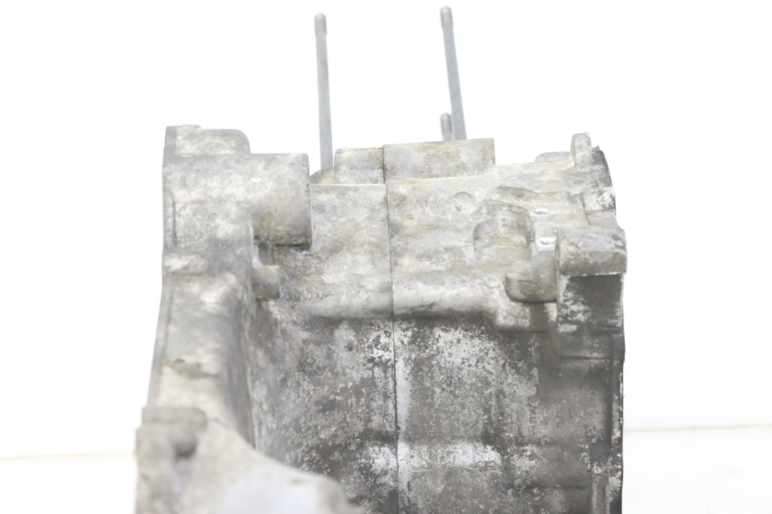 photo de CARTER BAS MOTEUR PEUGEOT SATELIS 125 (2013 - 2018) - Gros plan technique