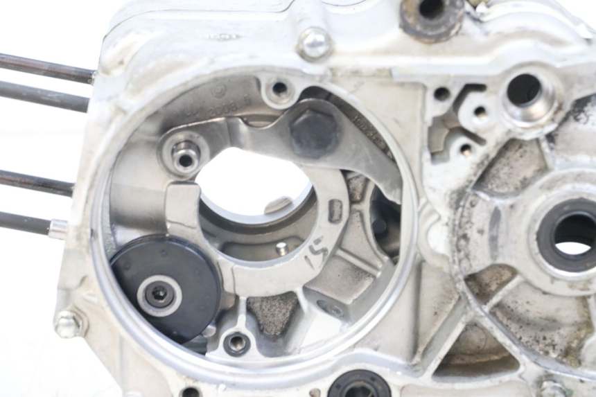 photo de CARTER BAS MOTEUR APOLLO RFZ 140 - Vue rapprochée