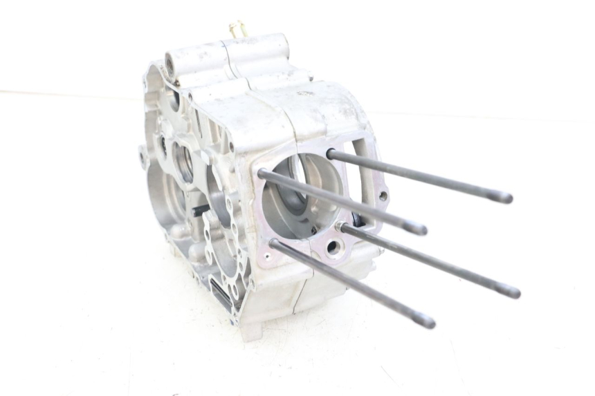 photo de CARTER BAS MOTEUR APOLLO RFZ 140 - Autre angle de vue