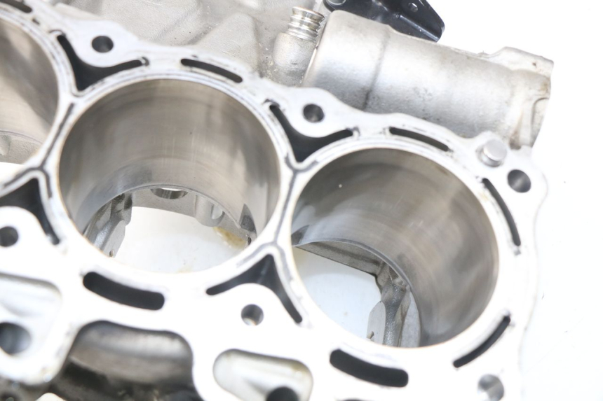 photo de CARTER BAS MOTEUR BMW S RR ABS S1000RR 1000 (2009 - 2011) - Angle alternatif