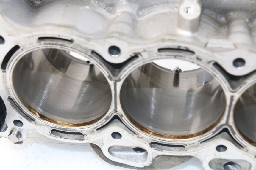 photo de CARTER BAS MOTEUR BMW S RR ABS S1000RR 1000 (2009 - 2011) - Détail de la pièce