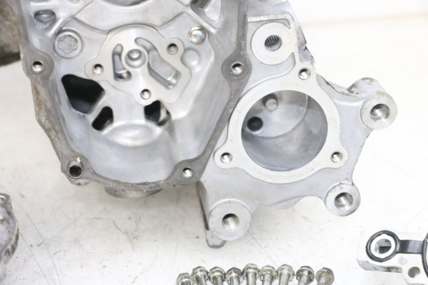 photo de CARTER BAS MOTEUR DAELIM S1 125 (2007 - 2016) - Aperçu profil