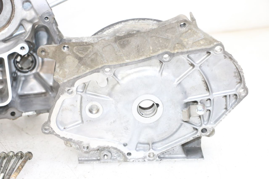 photo de CARTER BAS MOTEUR DAELIM S1 125 (2007 - 2016) - Points de fixation