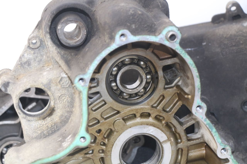 photo de CARTER BAS MOTEUR PEUGEOT SATELIS 500 (2007 - 2013) - Vue rapprochée