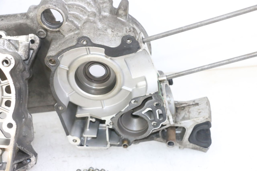 photo de CARTER BAS MOTEUR PEUGEOT SATELIS 125 (2013 - 2018) - Zoom qualité