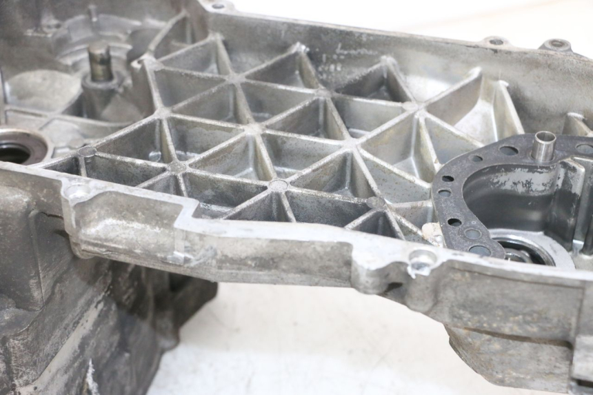 photo de CARTER BAS MOTEUR PEUGEOT SATELIS 125 (2013 - 2018) - Zoom état d’usage