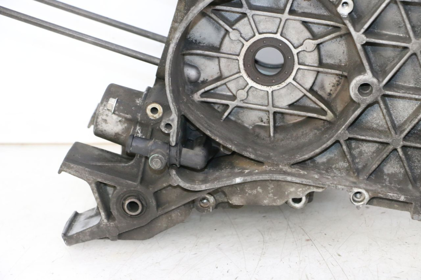 photo de CARTER BAS MOTEUR PEUGEOT SATELIS 125 (2010 - 2012) - Zoom composants