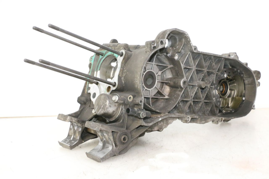 photo de CARTER BAS MOTEUR PEUGEOT SATELIS 125 (2010 - 2012) - Vue rapprochée