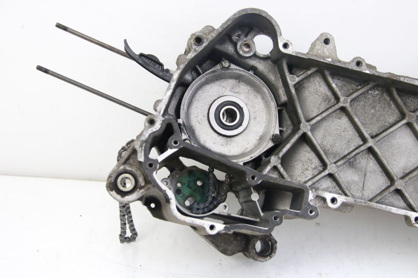 photo de CARTER BAS MOTEUR APRILIA SCARABEO 4T 50 (2009 - 2017) - Points de fixation