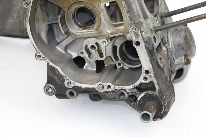 photo de CARTER BAS MOTEUR APRILIA SCARABEO GT 125 (1999 - 2007) - Angle alternatif