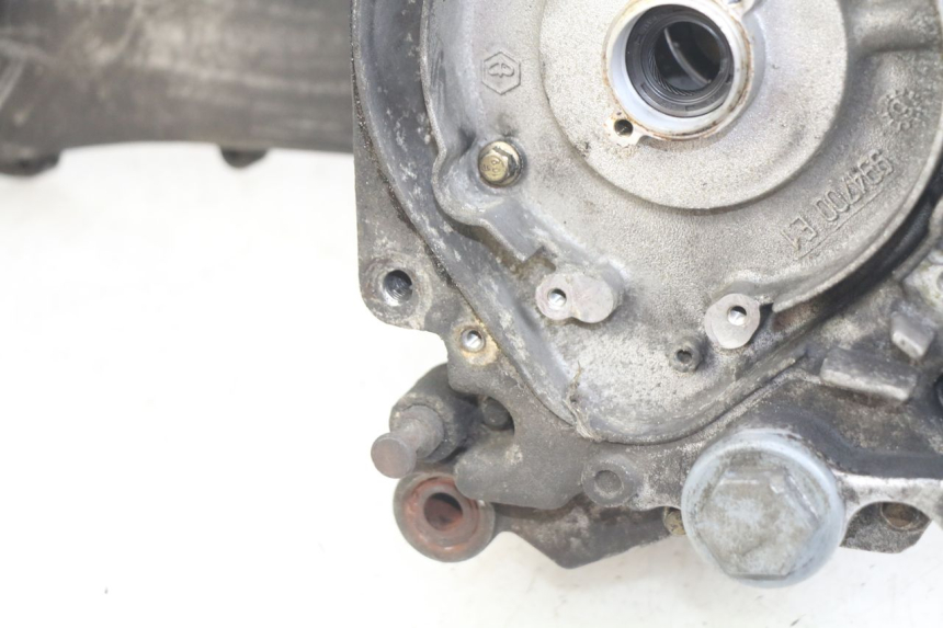 photo de CARTER BAS MOTEUR APRILIA SCARABEO 100 (2003 - 2012) - Détail de la pièce