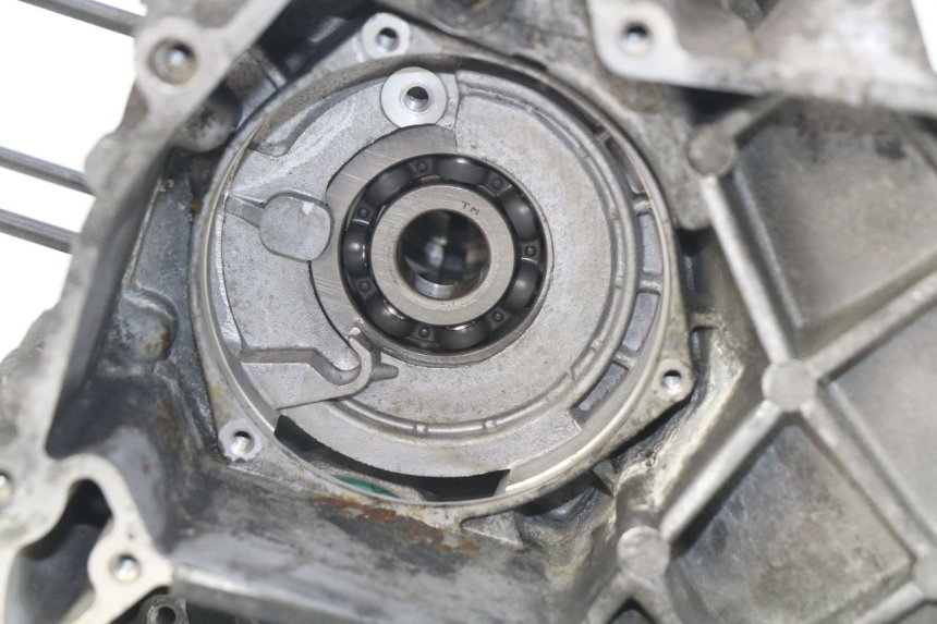 photo de CARTER BAS MOTEUR APRILIA SCARABEO 100 (2003 - 2012) - Détails caractéristiques