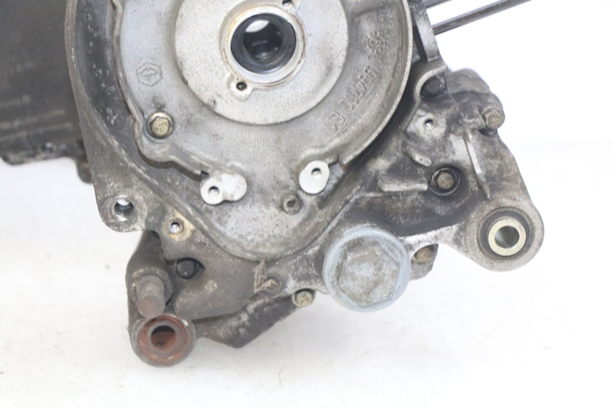 photo de CARTER BAS MOTEUR APRILIA SCARABEO 100 (2003 - 2012) - Vue rapprochée