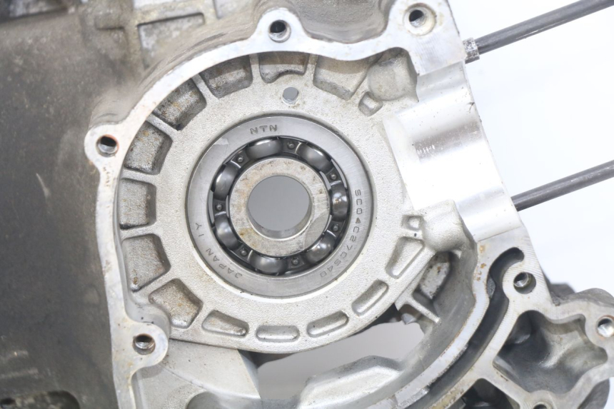 photo de CARTER BAS MOTEUR APRILIA SCARABEO 100 (2003 - 2012) - Angle alternatif