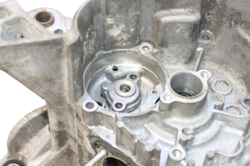 photo de CARTER BAS MOTEUR HONDA SCV LEAD 100 (2003 - 2007) - Autre angle de vue