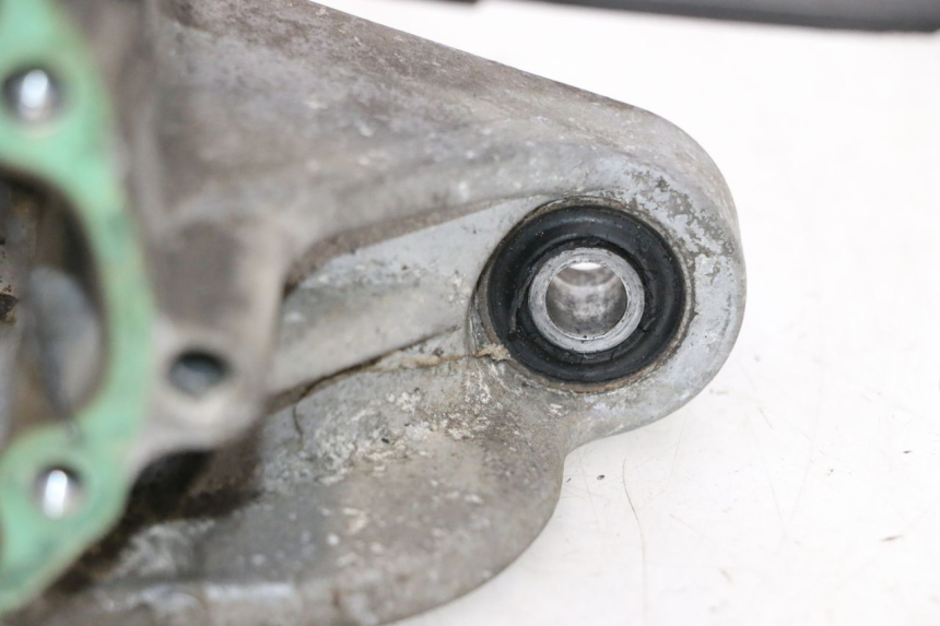 photo de CARTER BAS MOTEUR HONDA SCV LEAD 100 (2003 - 2007) - Gros plan technique