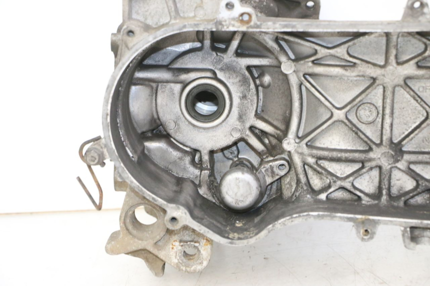 photo de CARTER BAS MOTEUR PEUGEOT SPEEDFIGHT 3 AIR 50 (2009 - 2015) - Angle alternatif