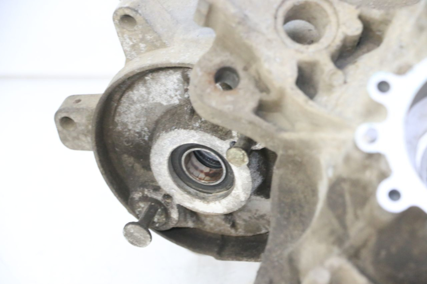 photo de CARTER BAS MOTEUR PEUGEOT SPEEDFIGHT 3 AIR 50 (2009 - 2015) - Gros plan technique