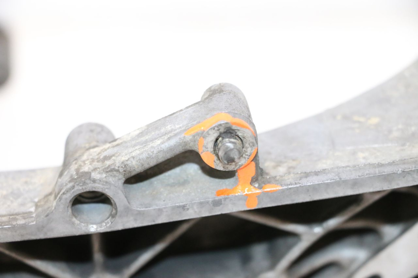 photo de CARTER BAS MOTEUR PEUGEOT SPEEDFIGHT LC 50 (1996 - 2002) - Vue rapprochée