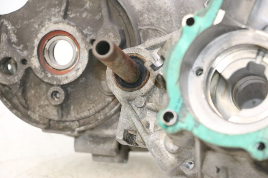 photo de CARTER BAS MOTEUR PEUGEOT SPEEDFIGHT LC 50 (1996 - 2002) - Aperçu profil