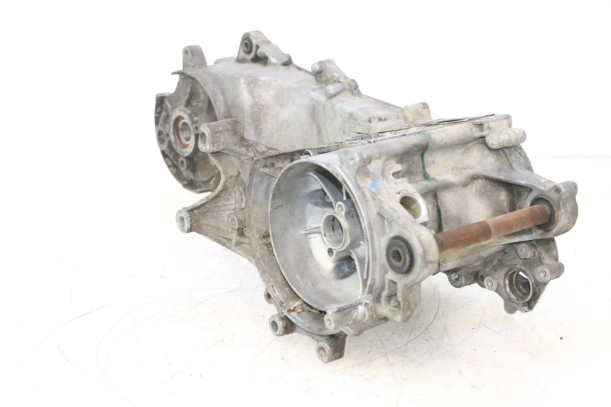 photo de CARTER BAS MOTEUR PEUGEOT SPEEDFIGHT LC 50 (1996 - 2002) - Gros plan technique