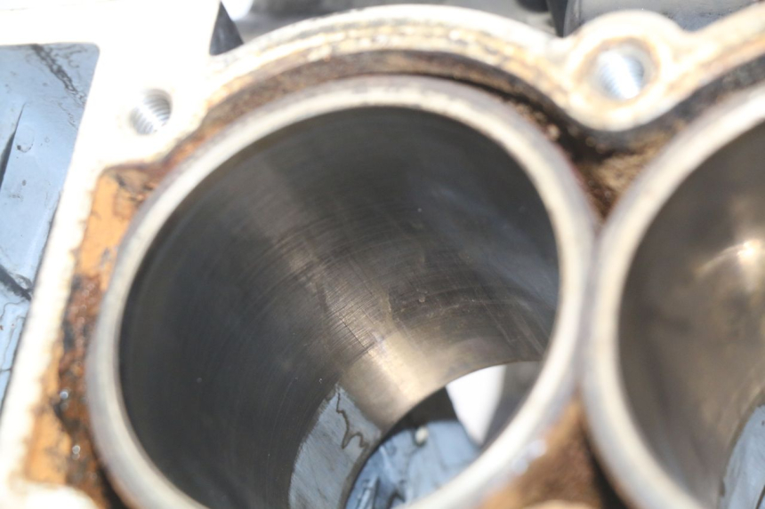 photo de CARTER BAS MOTEUR TRIUMPH SPRINT ST 955 (1999 - 2001) - Photo complémentaire