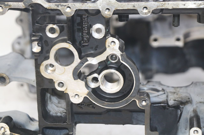 photo de CARTER BAS MOTEUR TRIUMPH SPRINT ST 955 (1999 - 2001) - Autre angle de vue