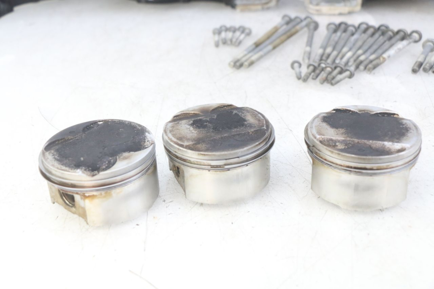 photo de CARTER BAS MOTEUR TRIUMPH SPRINT ST 955 (1999 - 2001) - Détails caractéristiques