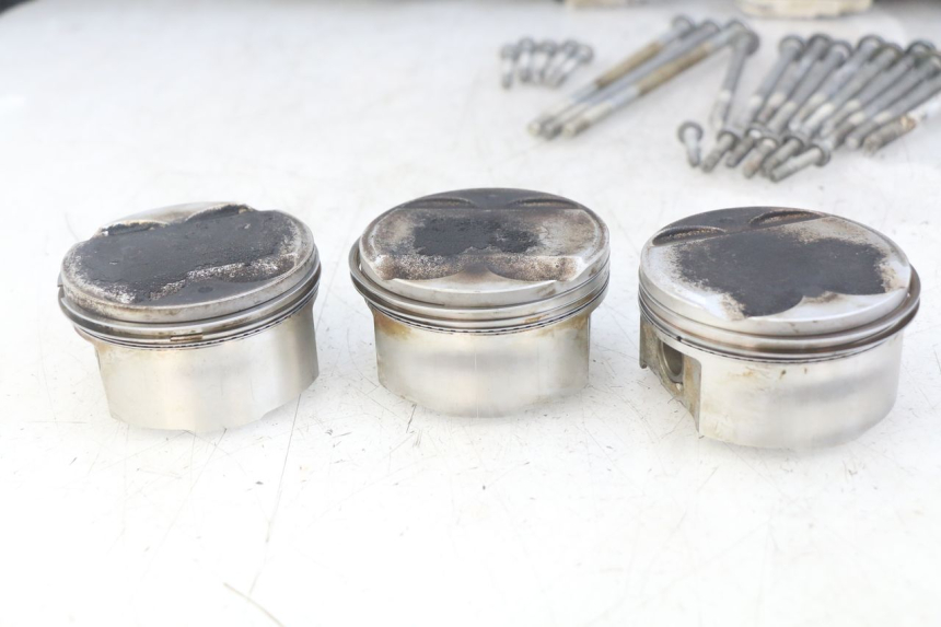 photo de CARTER BAS MOTEUR TRIUMPH SPRINT ST 955 (1999 - 2001) - Zoom composants