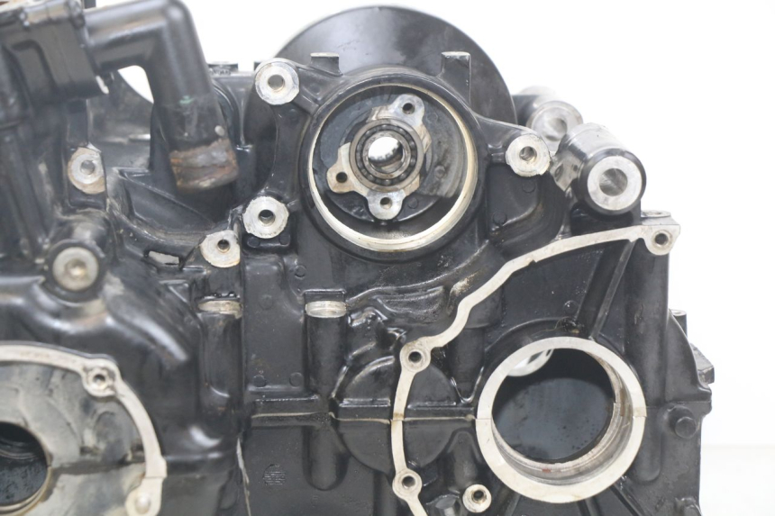 photo de CARTER BAS MOTEUR TRIUMPH SPRINT ST 955 (1999 - 2001) - Gros plan technique