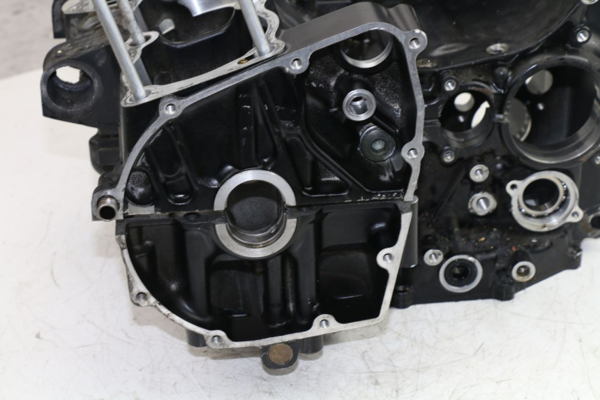 photo de CARTER BAS MOTEUR SUZUKI GSF S BANDIT ABS 650 (2005 - 2006) - Vue rapprochée