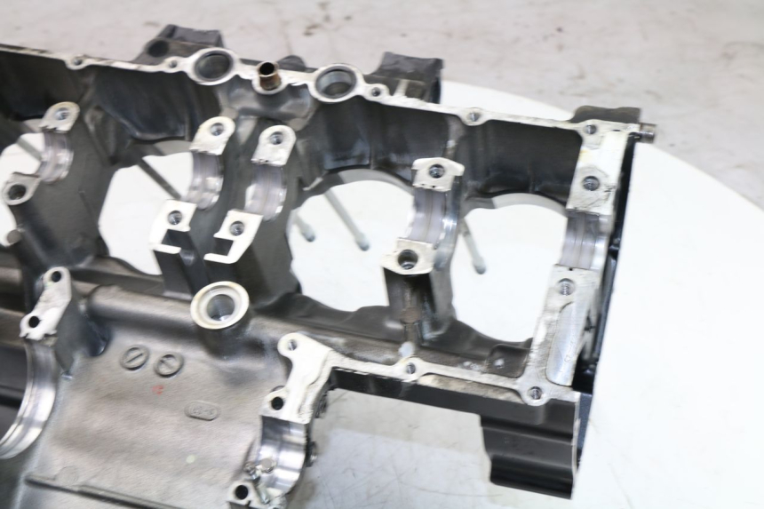 photo de CARTER BAS MOTEUR SUZUKI GSF S BANDIT ABS 650 (2005 - 2006) - Gros plan technique