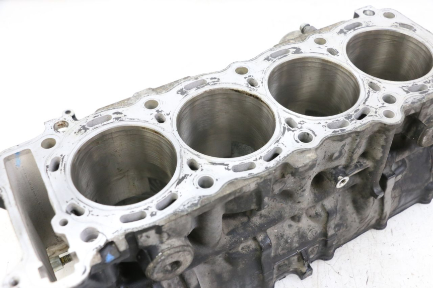 photo de CARTER BAS MOTEUR SUZUKI GSR 750 (2011 - 2017) - Zoom composants