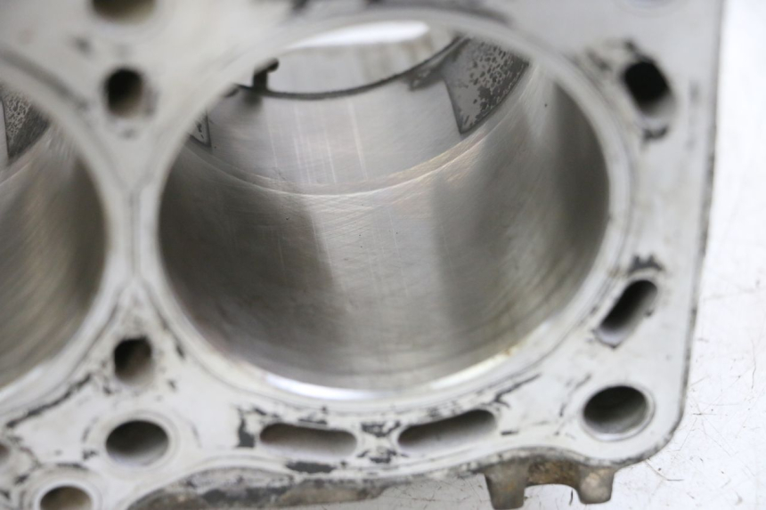 photo de CARTER BAS MOTEUR SUZUKI GSR 750 (2011 - 2017) - Vue rapprochée